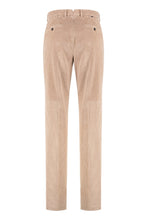 Carica l'immagine nel visualizzatore di Gallery, Pantalone tapered fit in velluto a coste
