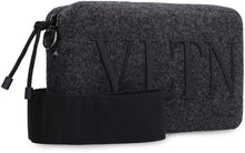 Carica l'immagine nel visualizzatore di Gallery, Valentino Garavani - Borsa Messenger in feltro
