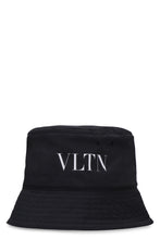 Carica l'immagine nel visualizzatore di Gallery, Valentino Garavani - Cappello da pescatore VLTN
