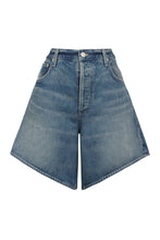 Carica l'immagine nel visualizzatore di Gallery, Bermuda Gaucho in denim
