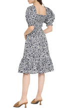 Carica l&#39;immagine nel visualizzatore di Gallery, Abito in cotone stampato
