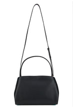 Load image into Gallery viewer, Hug M shoulder bag in leather
