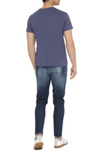Carica l'immagine nel visualizzatore di Gallery, T-shirt girocollo in cotone
