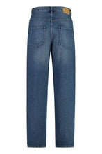 Carica l'immagine nel visualizzatore di Gallery, Jeans straight leg Larson a 5 tasche
