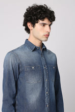 Carica l'immagine nel visualizzatore di Gallery, Camicia in denim
