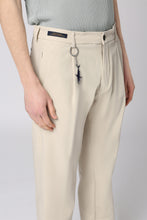 Carica l'immagine nel visualizzatore di Gallery, Pantaloni in nylon tecnico
