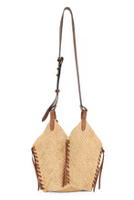 Carica l'immagine nel visualizzatore di Gallery, Borsa in raffia con inserti in pelle
