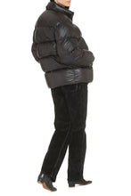 Carica l'immagine nel visualizzatore di Gallery, Bomber in nylon
