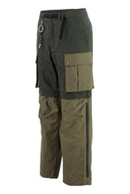 Carica l'immagine nel visualizzatore di Gallery, Moncler x Pharrell Williams - Pantaloni in nylon tecnico
