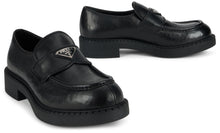 Load image into Gallery viewer, Slip-on shoes in leather
