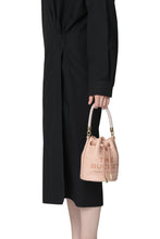 Carica l'immagine nel visualizzatore di Gallery, The Leather Mini Bucket Bag
