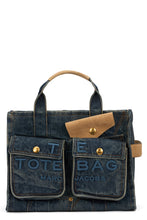 Carica l'immagine nel visualizzatore di Gallery, Borsa Cargo Tote media in denim e suede
