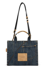 Carica l'immagine nel visualizzatore di Gallery, Borsa Cargo Tote media in denim e suede
