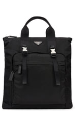 Carica l'immagine nel visualizzatore di Gallery, Borsa tote in re-nylon e pelle Saffiano
