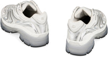 Carica l'immagine nel visualizzatore di Gallery, Valentino Garavani - Sneakers low-top MS-2960 in pelle e tessuto

