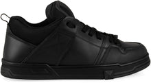 Carica l'immagine nel visualizzatore di Gallery, Valentino Garavani -  Sneakers low-top Open Skate in pelle e tessuto
