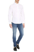 Carica l'immagine nel visualizzatore di Gallery, Camicia in cotone con collo button-down
