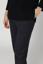 Carica l'immagine nel visualizzatore di Gallery, Track-pants in lana

