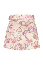 Load image into Gallery viewer, Matchmaker Tuck linen shorts
