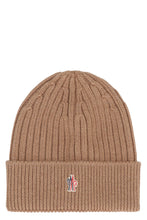 Carica l'immagine nel visualizzatore di Gallery, Cappello in maglia a coste

