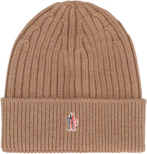 Carica l'immagine nel visualizzatore di Gallery, Cappello in maglia a coste
