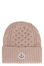 Carica l'immagine nel visualizzatore di Gallery, Cappello in maglia tricot
