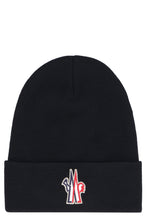Carica l'immagine nel visualizzatore di Gallery, Cappello in maglia a costine
