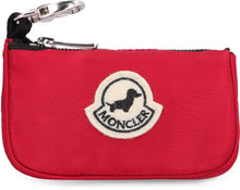 Carica l'immagine nel visualizzatore di Gallery, Moncler &amp; Poldo Dog Couture - Porta sacchetti in raso
