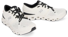 Carica l'immagine nel visualizzatore di Gallery, Sneakers low-top Cloud X 4
