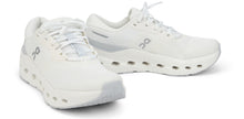 Carica l'immagine nel visualizzatore di Gallery, Sneakers low-top Cloudrunner 3
