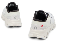 Carica l'immagine nel visualizzatore di Gallery, Sneakers con dettagli a contrasto
