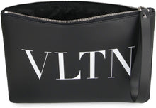 Carica l'immagine nel visualizzatore di Gallery, Valentino Garavani - Busta piatta VLTN in pelle
