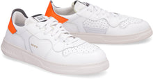 Carica l'immagine nel visualizzatore di Gallery, Sneakers low-top Class-O in pelle
