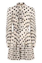 Load image into Gallery viewer, Pleated dress
