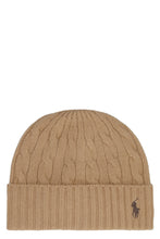 Carica l'immagine nel visualizzatore di Gallery, Cappello in maglia con lavorazione a trecce
