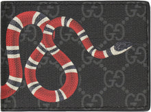 Carica l'immagine nel visualizzatore di Gallery, Portafoglio flap-over con logo all-over
