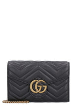 Carica l'immagine nel visualizzatore di Gallery, Mini borsa a tracolla GG Marmont in pelle
