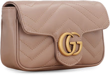 Carica l'immagine nel visualizzatore di Gallery, Mini-borsa a tracolla GG Marmont in pelle
