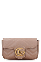 Carica l'immagine nel visualizzatore di Gallery, Mini-borsa a tracolla GG Marmont in pelle
