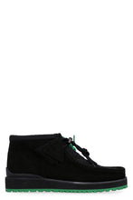 Carica l'immagine nel visualizzatore di Gallery, Clarks x 2 Moncler 1952 - Desert boots Monwallabee in suede
