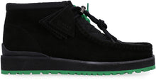 Carica l'immagine nel visualizzatore di Gallery, Clarks x 2 Moncler 1952 - Desert boots Monwallabee in suede
