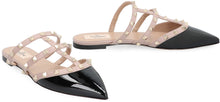 Carica l'immagine nel visualizzatore di Gallery, Valentino Garavani - Mules Rockstud in vernice
