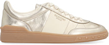 Carica l'immagine nel visualizzatore di Gallery, Valentino Garavani - Sneakers low-top Upvillage in pelle

