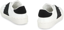 Carica l'immagine nel visualizzatore di Gallery, Valentino Garavani - Sneakers low-top Rockstud Untitled 11 in pelle e tessuto
