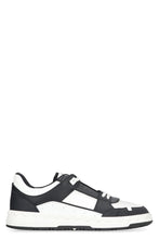 Carica l'immagine nel visualizzatore di Gallery, Valentino Garavani - Sneakers low-top Freedots in pelle
