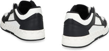 Carica l'immagine nel visualizzatore di Gallery, Valentino Garavani - Sneakers low-top Freedots in pelle
