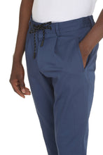 Carica l'immagine nel visualizzatore di Gallery, Pantaloni chino in cotone stretch

