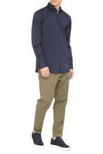 Carica l'immagine nel visualizzatore di Gallery, Camicia slim fit in popeline stretch
