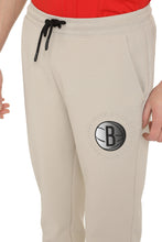 Carica l'immagine nel visualizzatore di Gallery, BOSS x NBA -  Track-pants in cotone con logo
