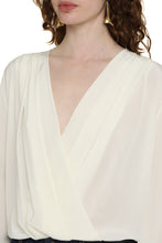 Carica l'immagine nel visualizzatore di Gallery, Blusa-body in seta
